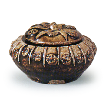 瀬戸 鉄釉貼花文合子 | 鶴田 純久の章 お話