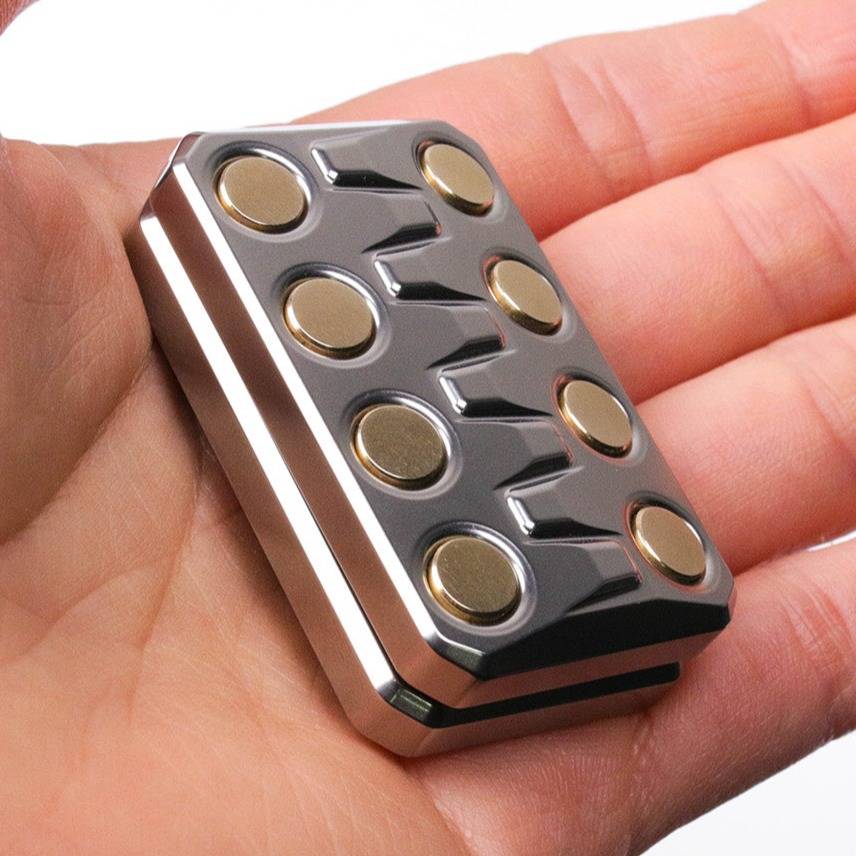 V8™ 3-Click - Titanium Slider – Magnus Store