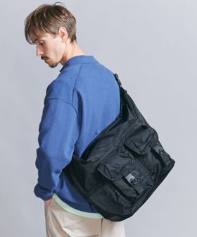 ビューティー＆ユース ユナイテッドアローズのメッセンジャーバッグの