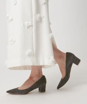 ポインテッドトゥ チャンキーパンプス