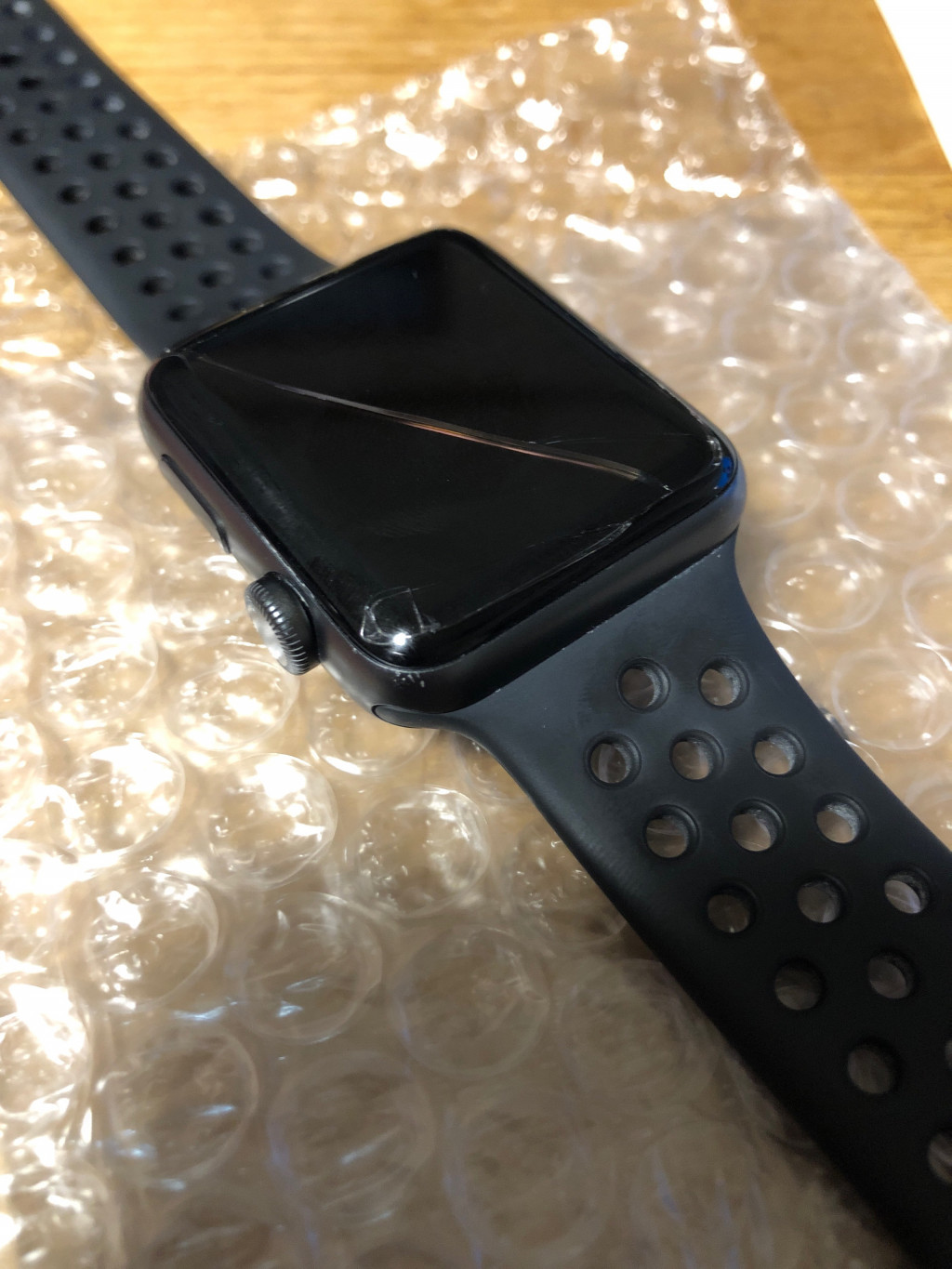 Apple Watch3の画面が割れたけどリコールで無償交換してもらいました