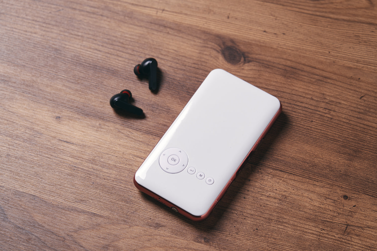 おしゃれX健康X時短家電 UENO-mono – モバイルプロジェクター KABĒNI