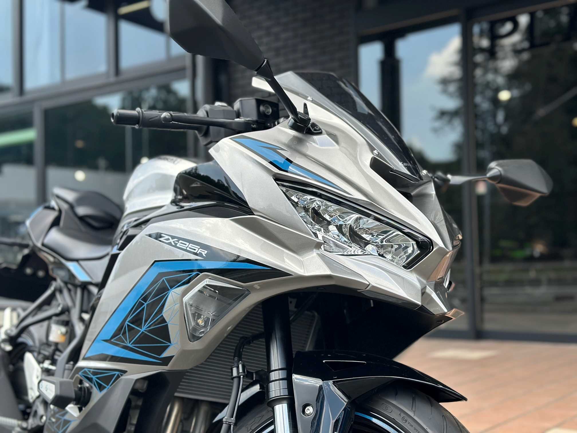 2024年モデル「Ninja ZX-25R SE」がご案内可能です！ [最新情報] | U