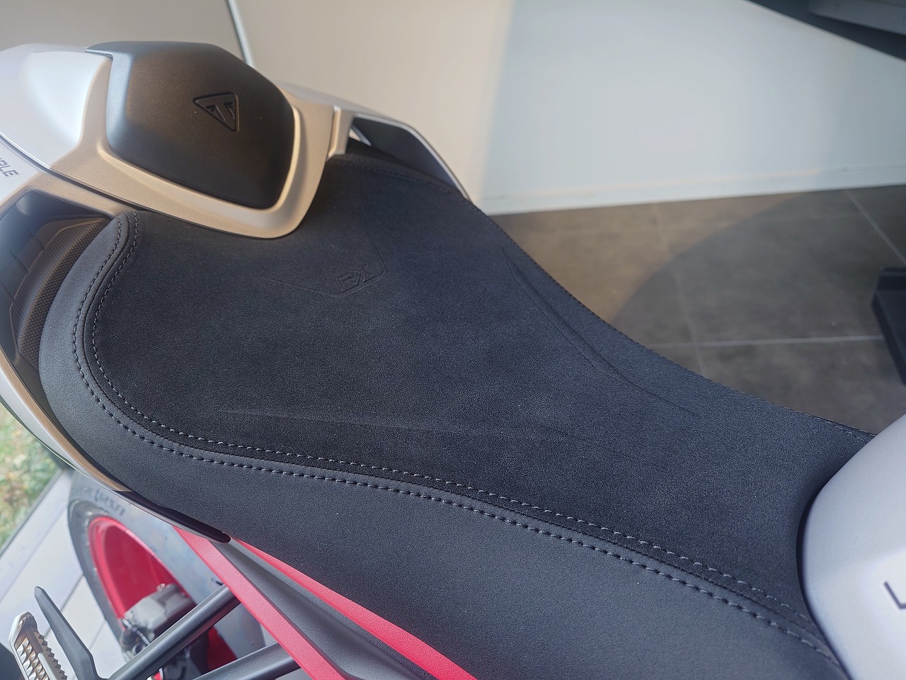 トライアンフ 新型【ストリートトリプル765RX】入荷しました