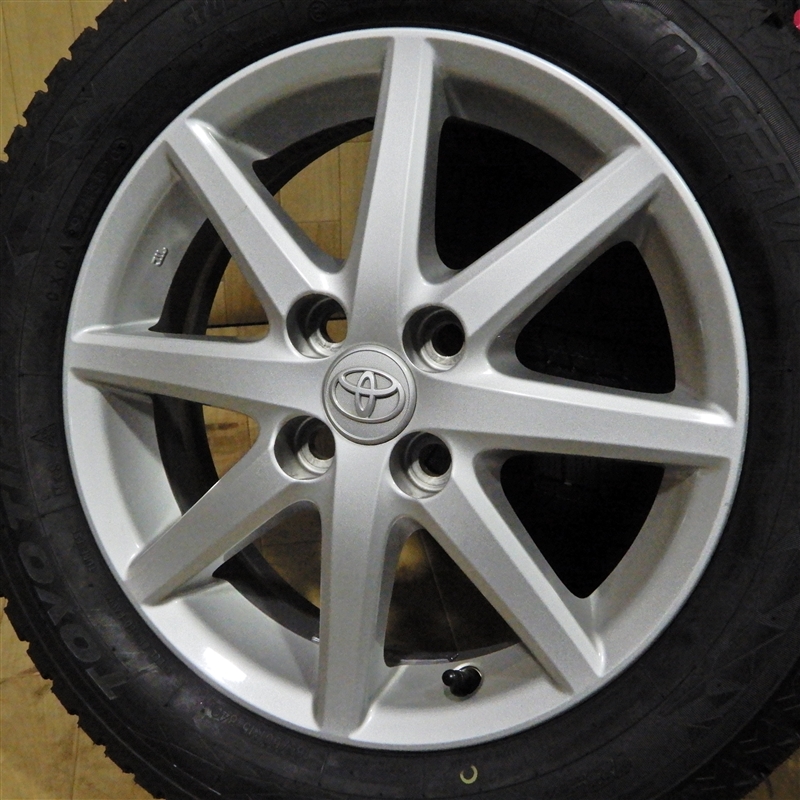 アクア純正スタッドレスSETを高価買取させていただきました。 | U