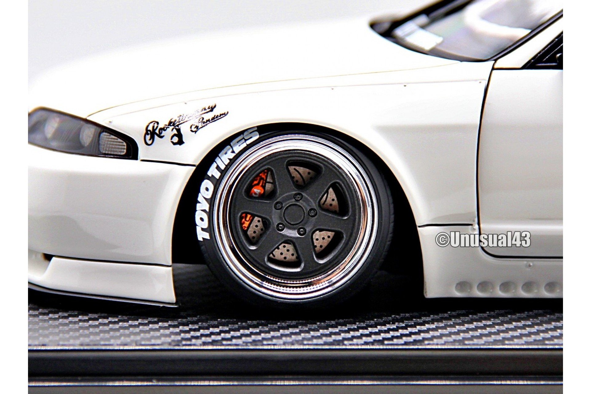 1/18th Ignition Model Pandem R33 GTR White – Unusual43