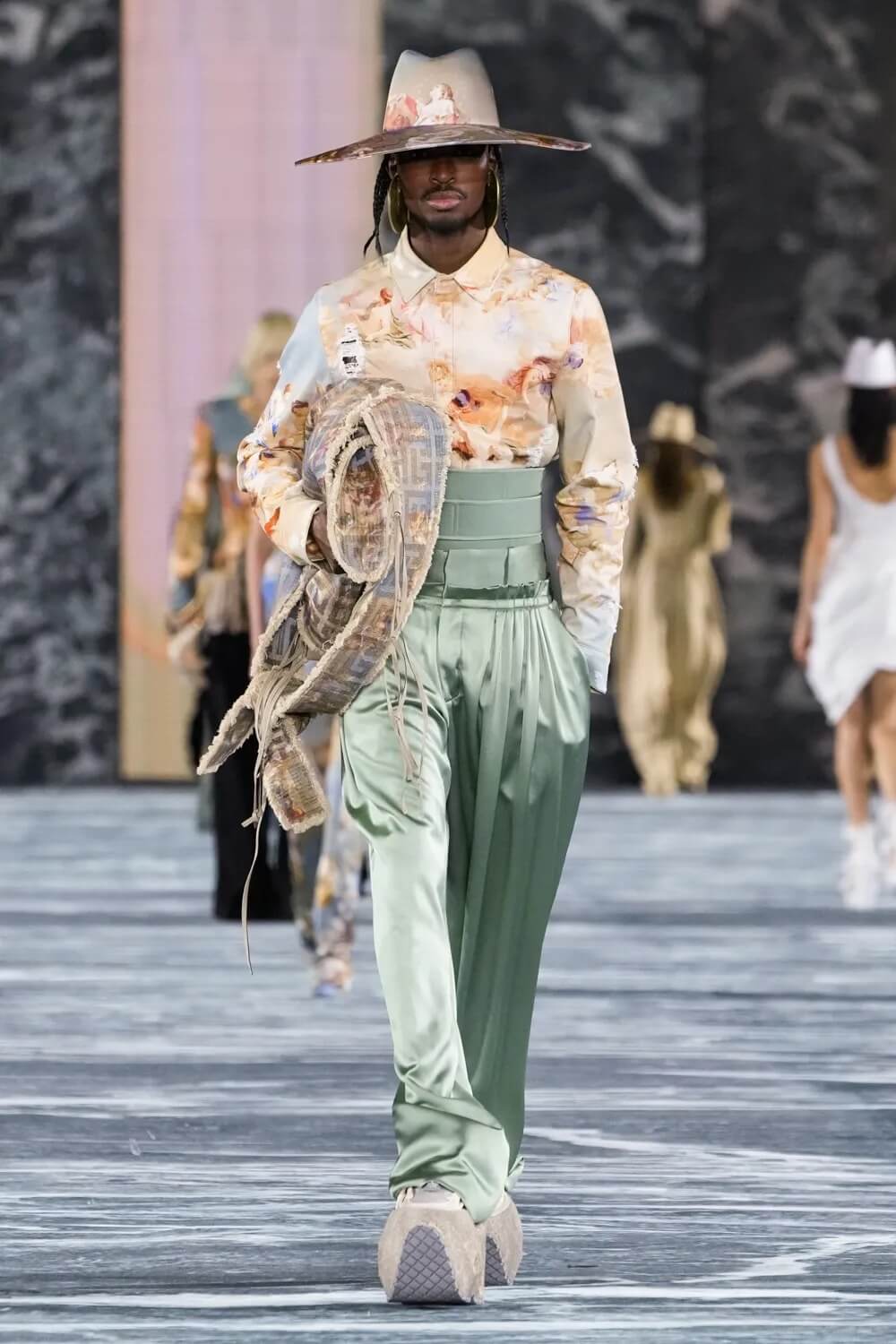 Balmain: Ready-To-Wear SS23 - 10 Magazine USA