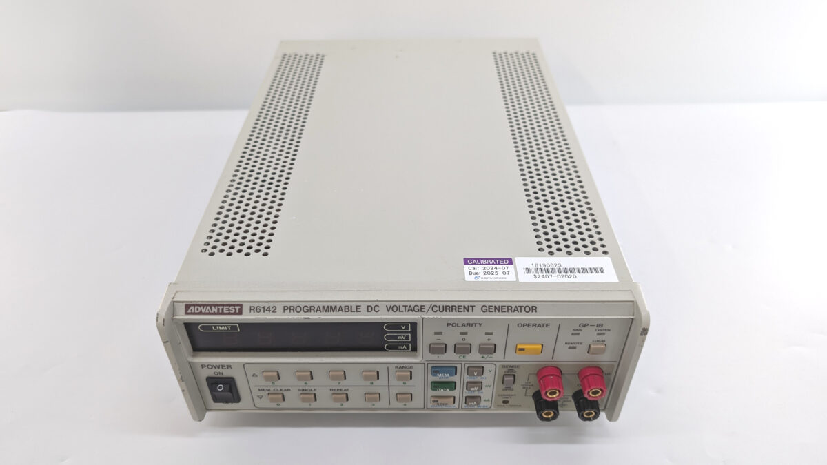 R6142 プログラマブル直流電圧/電流発生器 32V/160mA アドバンテスト S