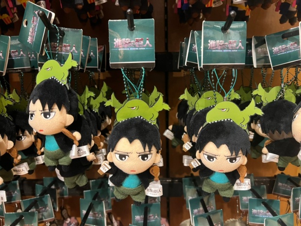 USJ進撃の巨人グッズ2022】ぬいぐるみキーチェーン、調査兵団のマント