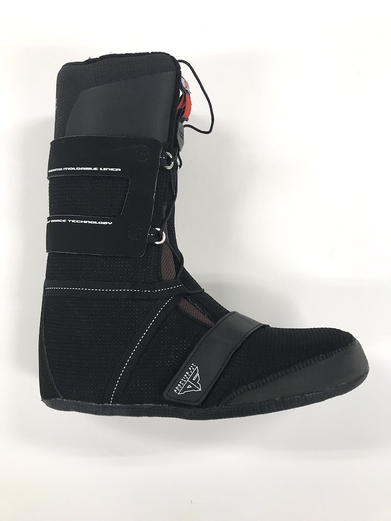 18-19モデル「FIVE BOA」中級者以上が使える柔軟なブーツ - USP JAPAN site