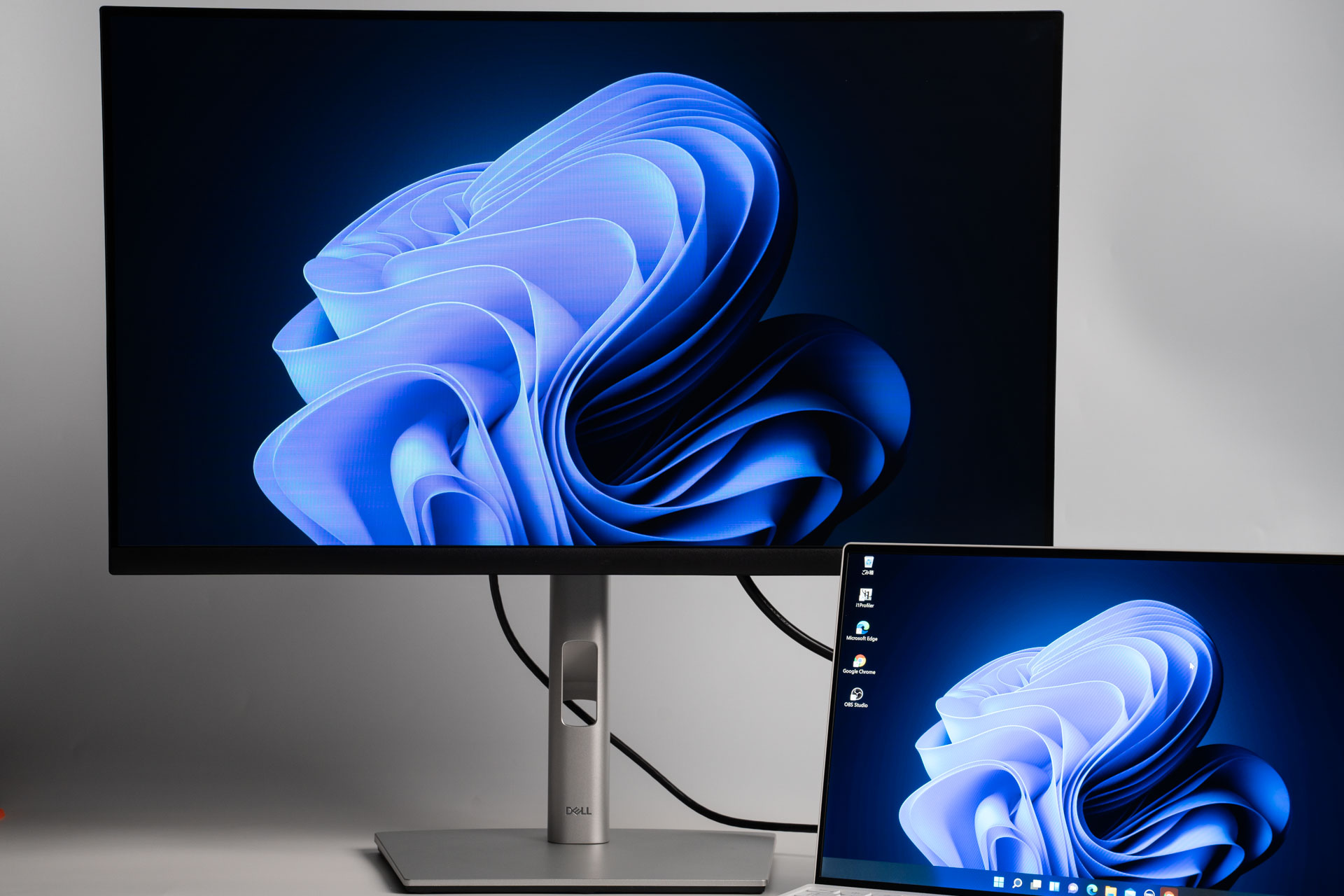 DELL P2422HE メーカーロゴのない23.8型ビジネス用モニター | うっしー