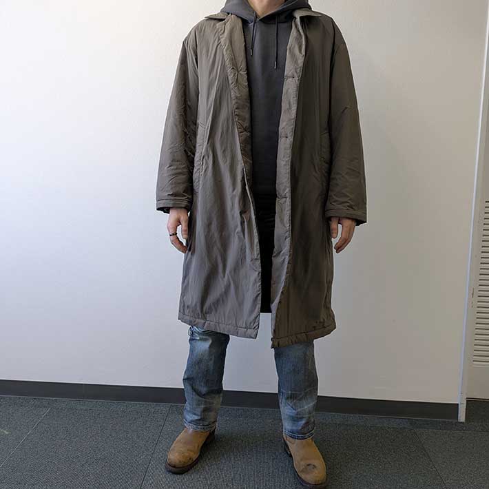 普通のロングコートだと思ったら大間違い！ 無印の洗えるコートを着て