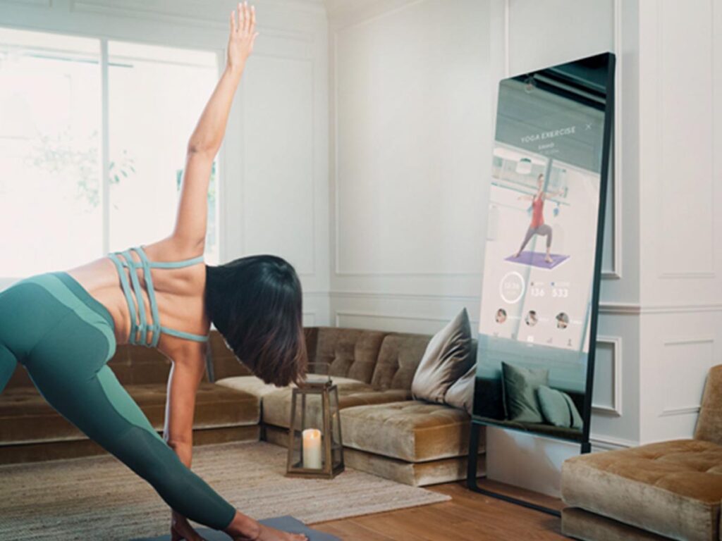 自宅で本格トレーニング 鏡を見ながらエクササイズを楽しめる『MIRROR