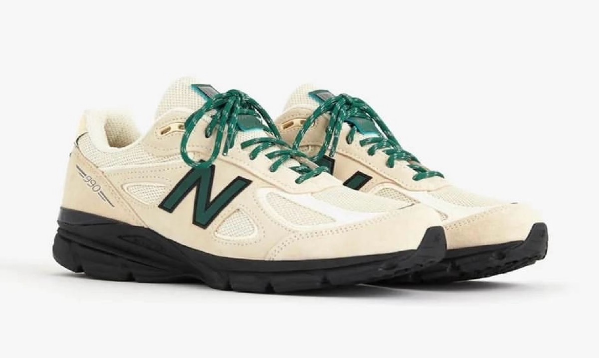 New Balance〈990v4 “Macadamia Nut”〉が国内3月28日より発売［U990GB4
