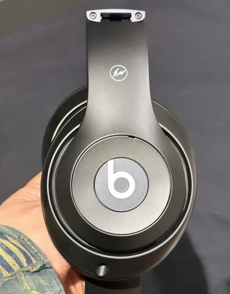 Beats × fragment design の新作ヘッドフォンが発売予定か | UP TO DATE