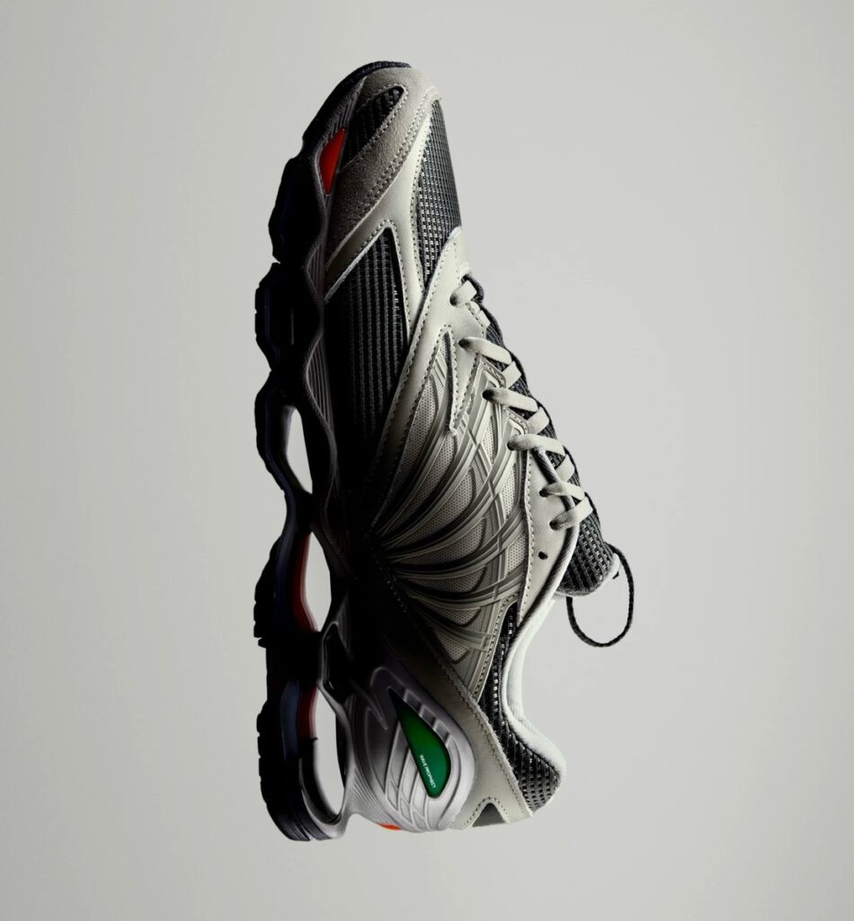 MIZUNO × Graphpaper TOKYO 1周年記念モデル『WAVE PROPHECY LS』が