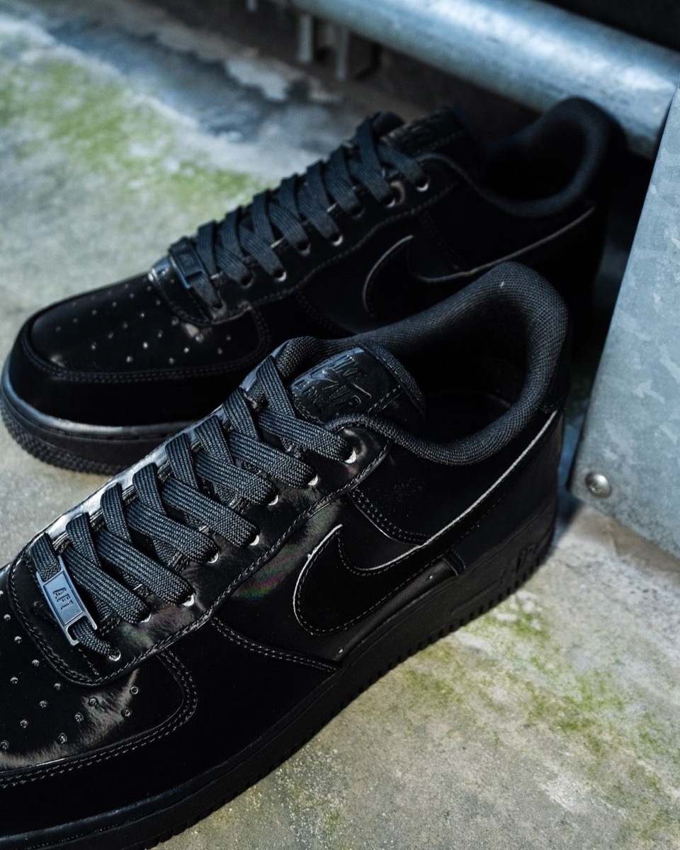 最も濃い黒を纏った Nike Air Force 1 Low '07 LX “Vanta Black”が国内