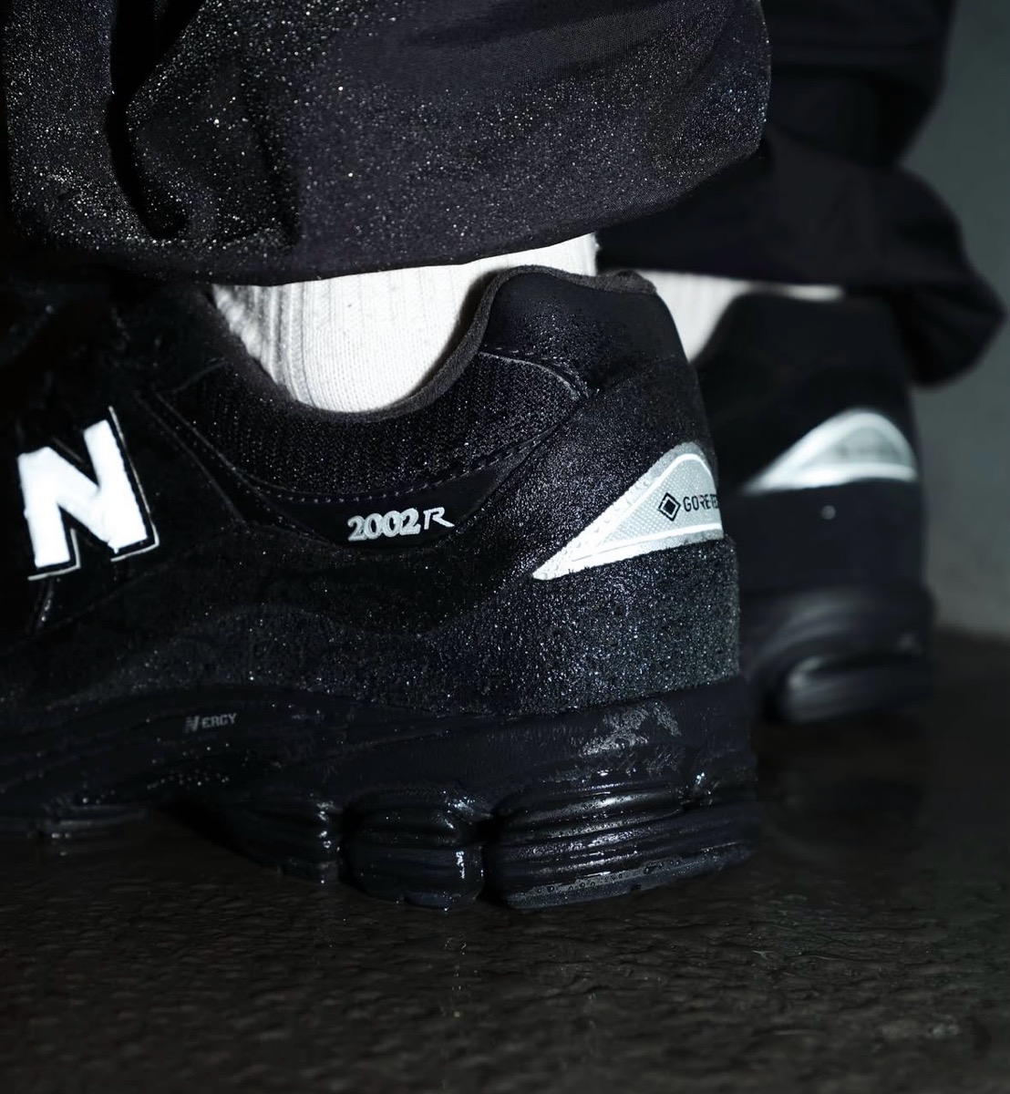 New Balance『2002R GORE-TEX “Black White”』が国内4月26日に再販