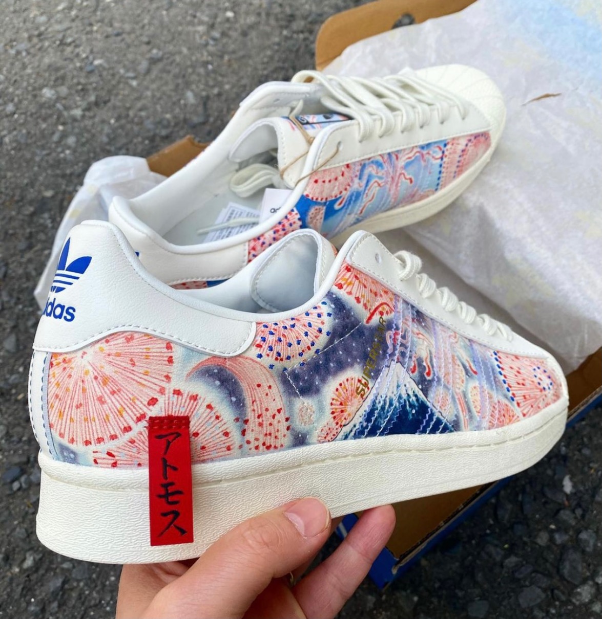 adidas × atmos × TTT UKIYOEMON】SUPERSTAR “Mt. Fuji”が国内3月6日に
