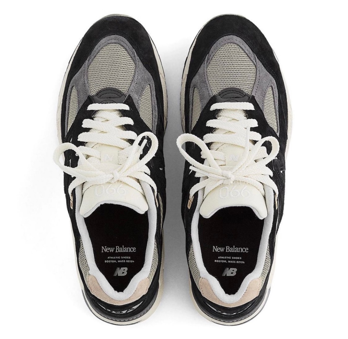 New Balance Made in U.S.A.〈990v2 “Black”〉by Teddy Santisが国内7