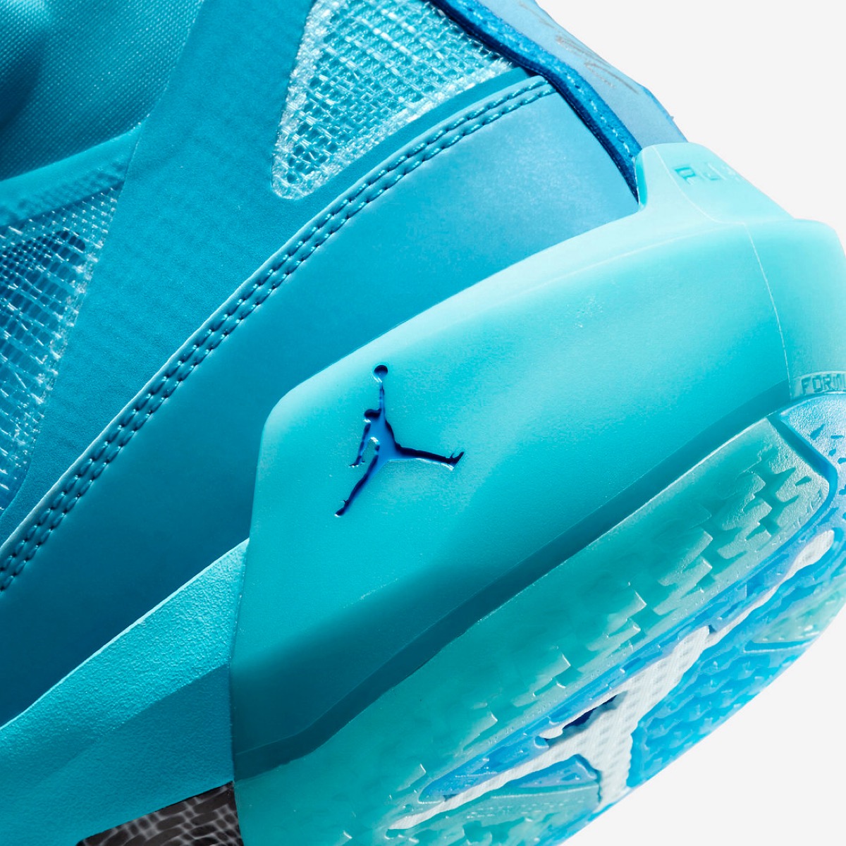 螺旋丸カラーの NARUTO -ナルト- 疾風伝 × Nike Air Jordan XXXVII