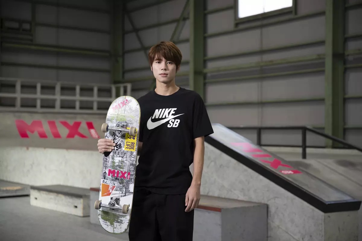 8月9日の巨人vs阪神 始球式に堀米雄斗が登場。NIKE MOVE TYO Tシャツの