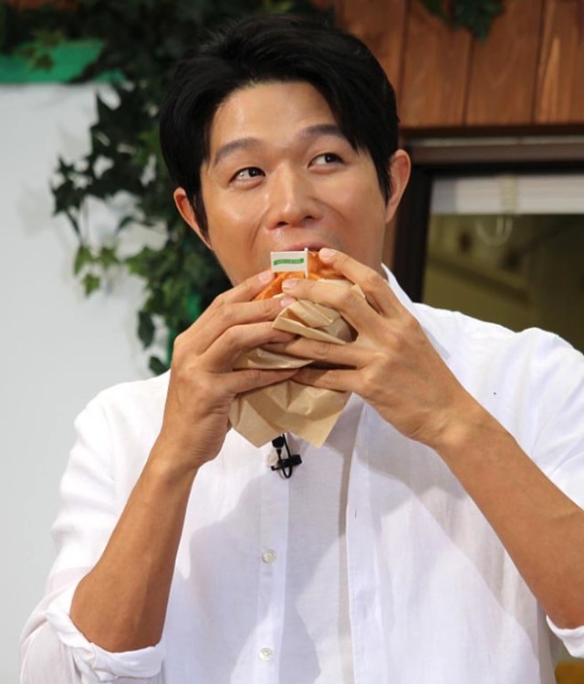 鈴木亮平、飲むときは少人数派! 「じっくり会話したいので…」 - ウレ