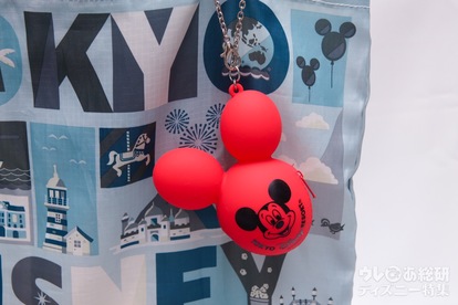 大人気【ミッキーバルーン】新グッズは「シリコーンポーチ」！ミニ財布