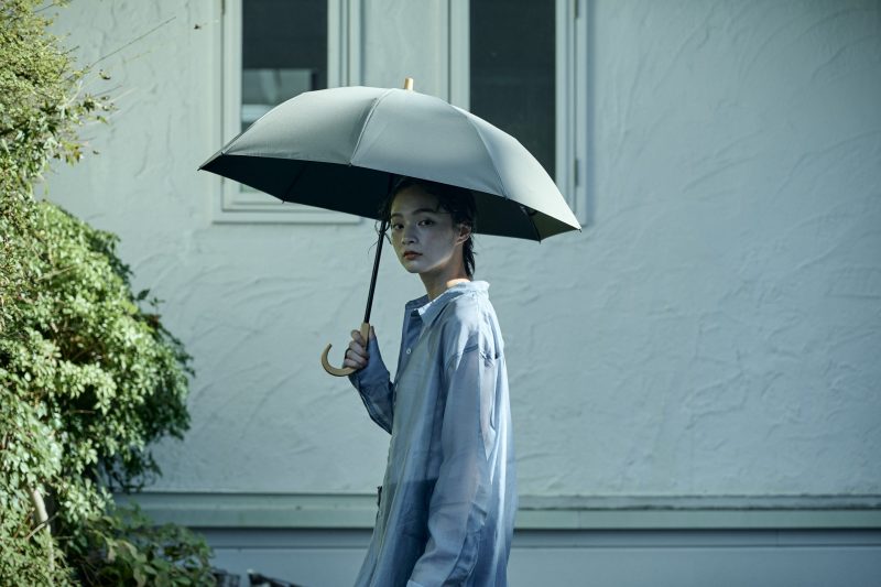 新色「モスグレー」 - コラム｜完全遮光日傘｜サンバリア100