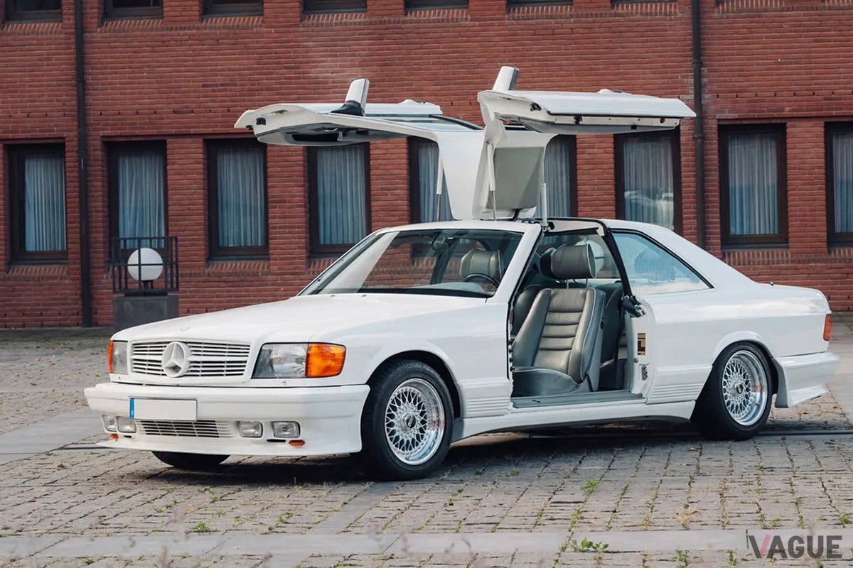 ガルウィング”に魔改造された「メルセデス・ベンツの高級クーペ」が