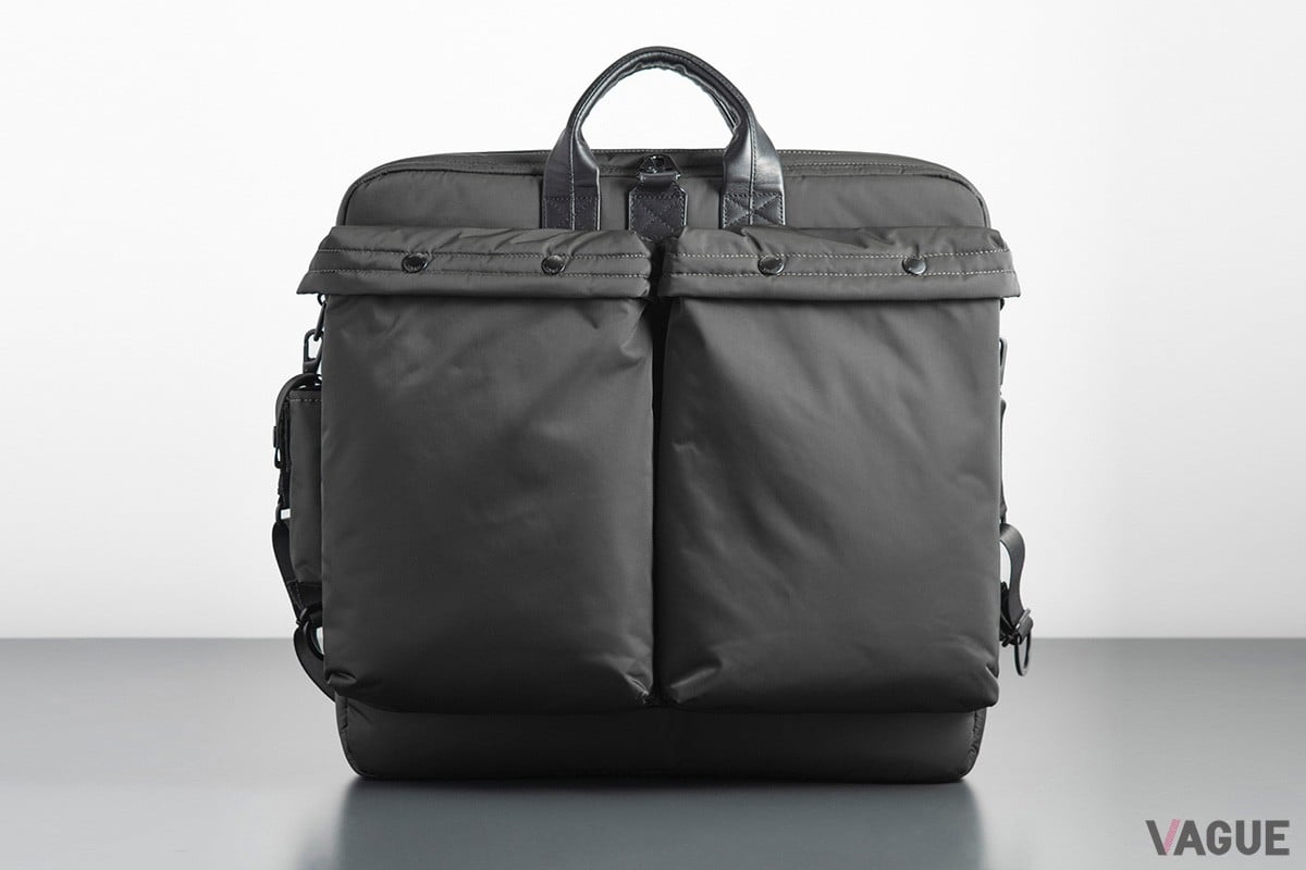 モチーフは1990～2000年代の「ヘルメットバッグ」！ 機能素材とサイズ