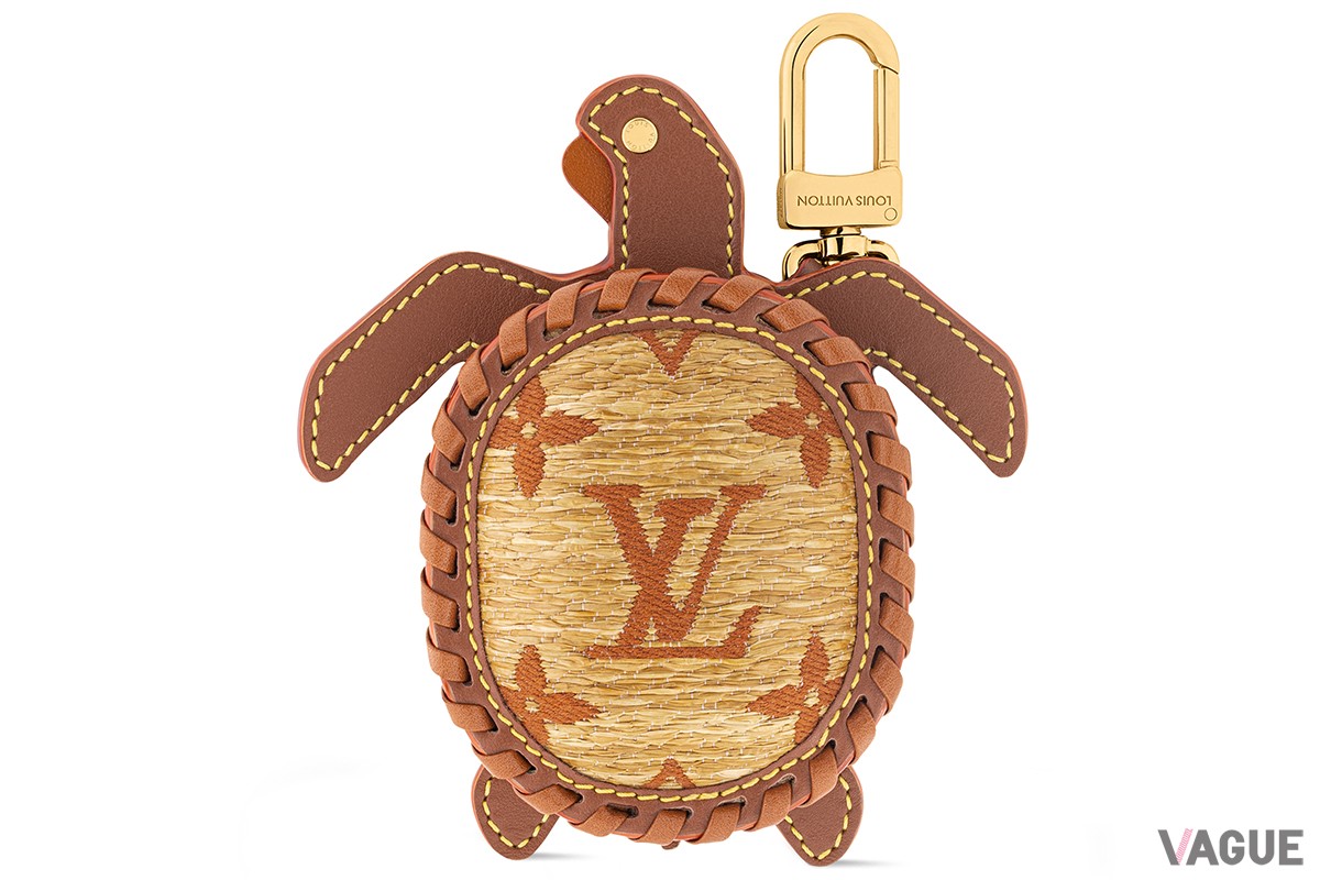 ルイ・ヴィトンから新作メンズバッグチャームが登場！ “ヒヨコ・カメ