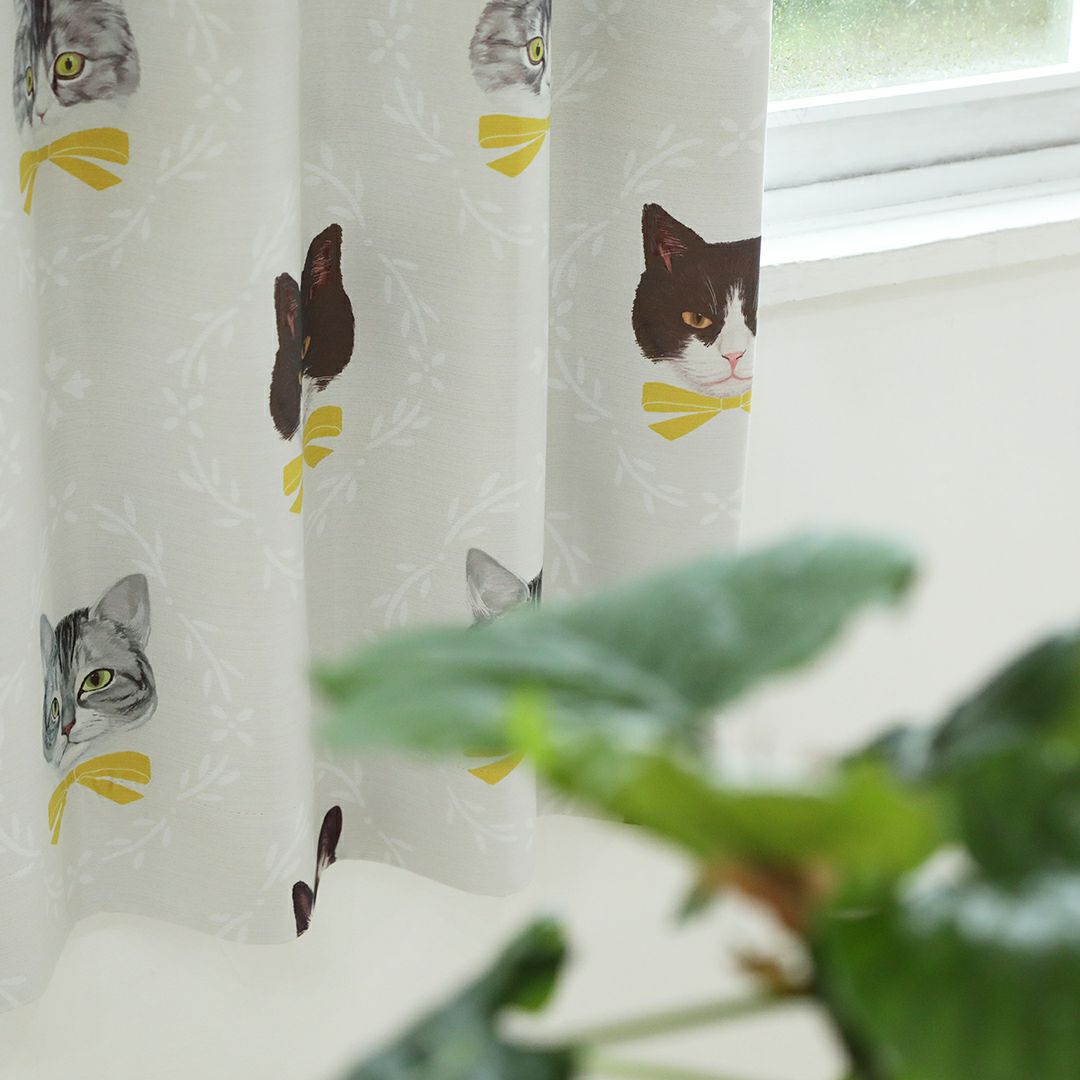 オメカシネコ】 遮光2級 洗濯可 猫柄 ドレープカーテン | おしゃれな