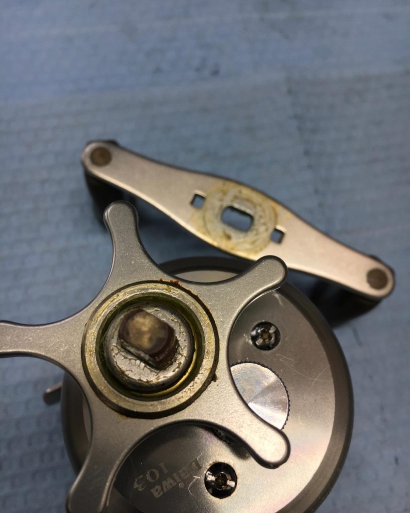 ダイワ 00 ミリオネアCV-X103 オーバーホール - 関西・兵庫でリールの