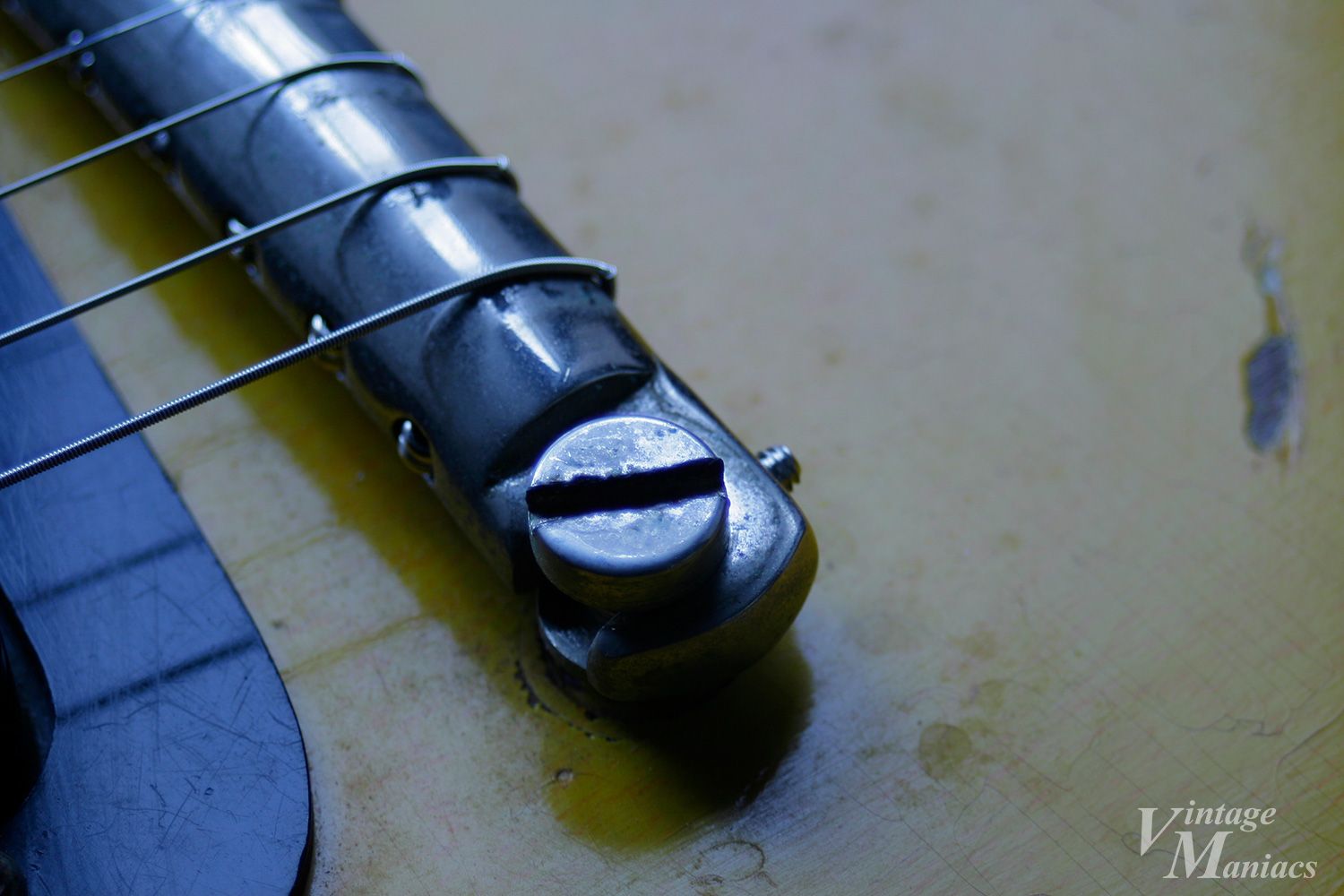 ギブソンのアルミテールピース - 機能美の頂点 | Vintage Maniacs