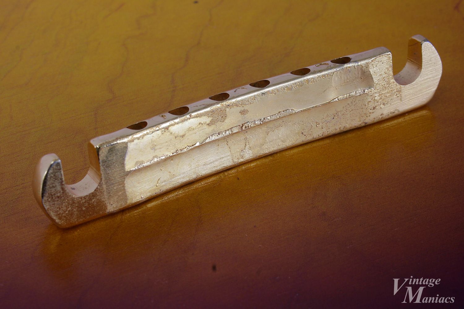 ヴィンテージ・アルミテールピースの特徴 - 剥がれるメッキとライナー