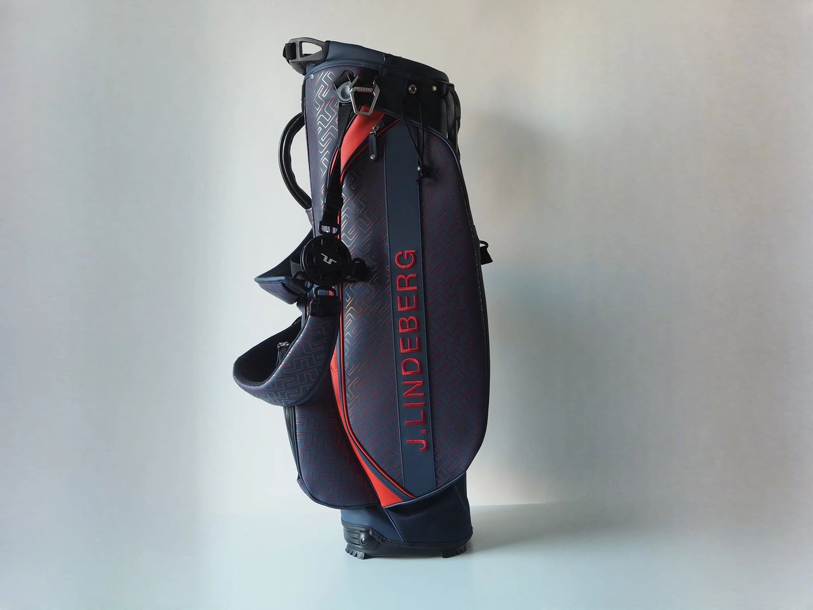 J.LINDEBERG - VESSELコラボ キャディバッグ | ネイビー×レッド | ユニ