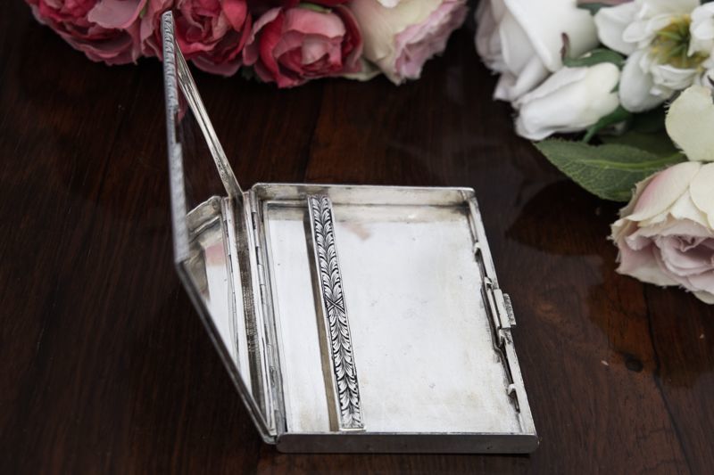 純銀製(800) ドイツ製 手彫りスクロール装飾 シガレットケース