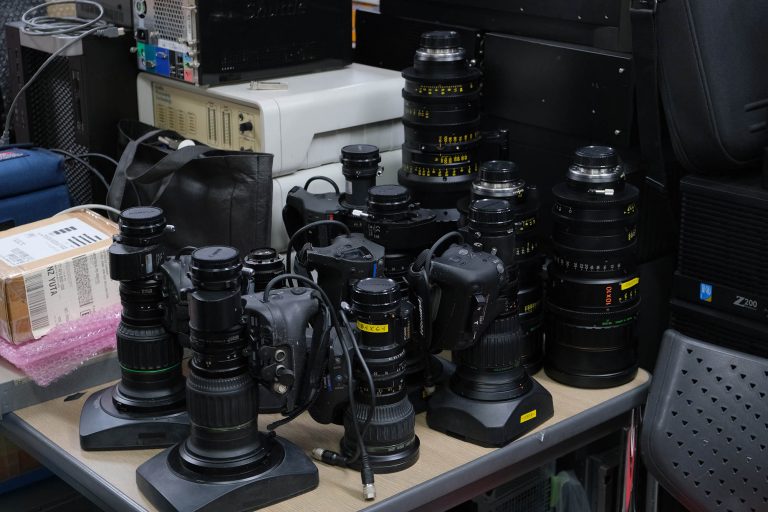 放送機器の中古ショップ、トラストさんでB4マウントズームレンズのこと