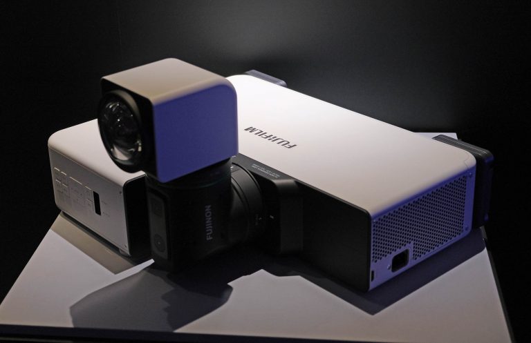 LGエレクトロニクス、近距離から60～100インチのフルHD映像を投影