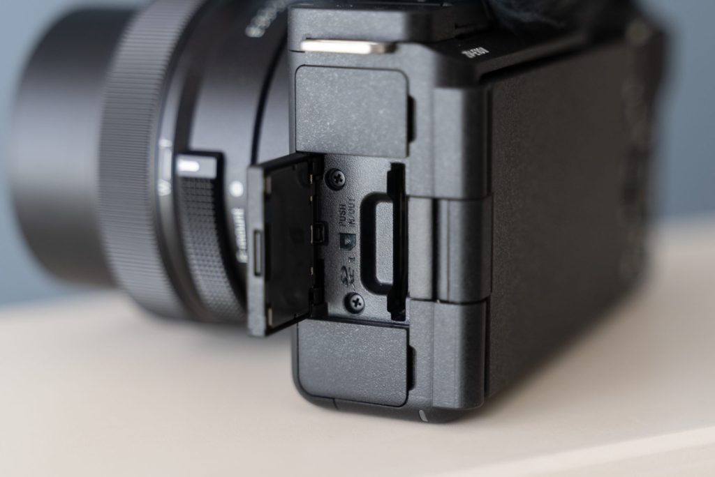 VLOGCAM「ZV-E10Ⅱ」のパワーズームレンズキットだけでシネマティック