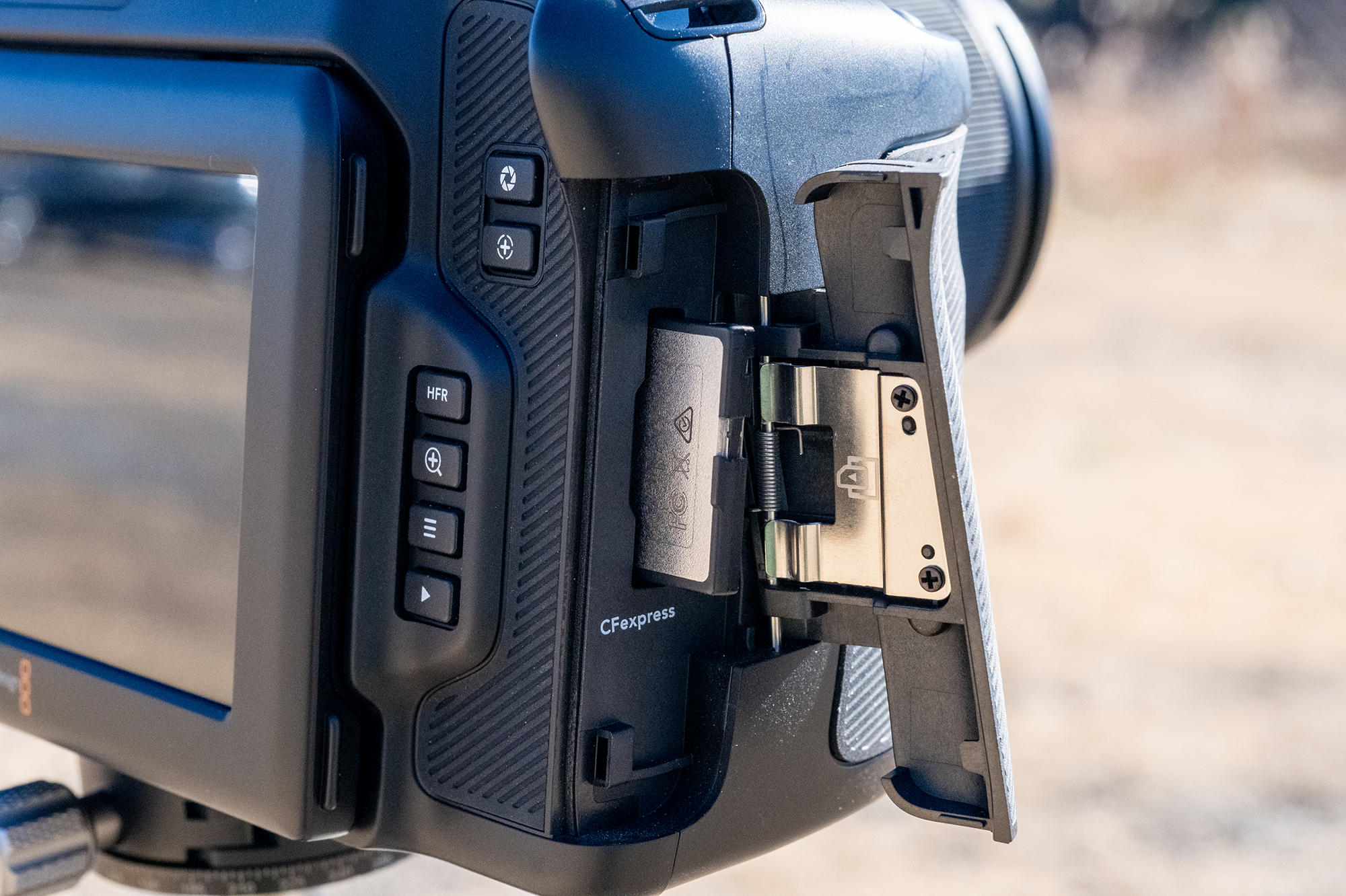 われらがブラックマジックのシネマカメラがフルフレームセンサーになっ