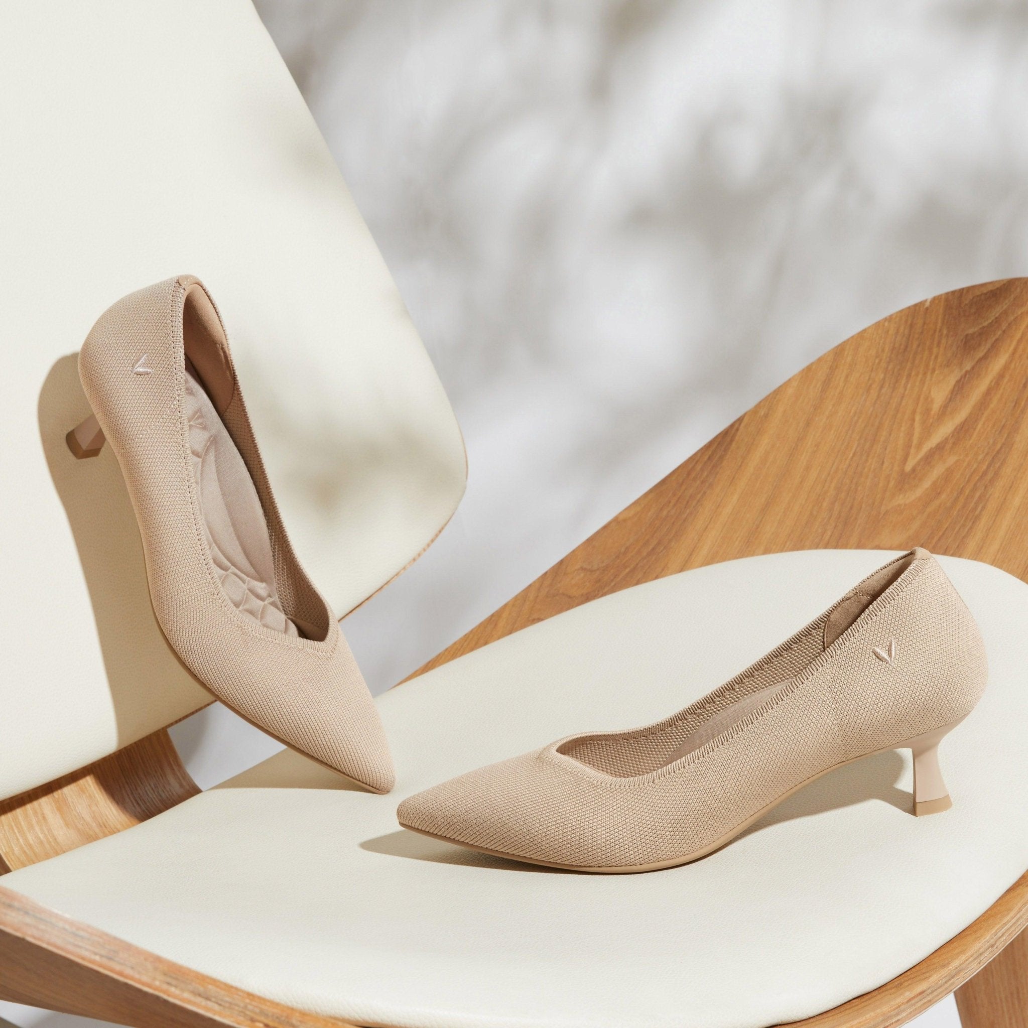 Scarlett] ポインテッドトゥ キトゥンヒール パンプス – VIVAIA JAPAN