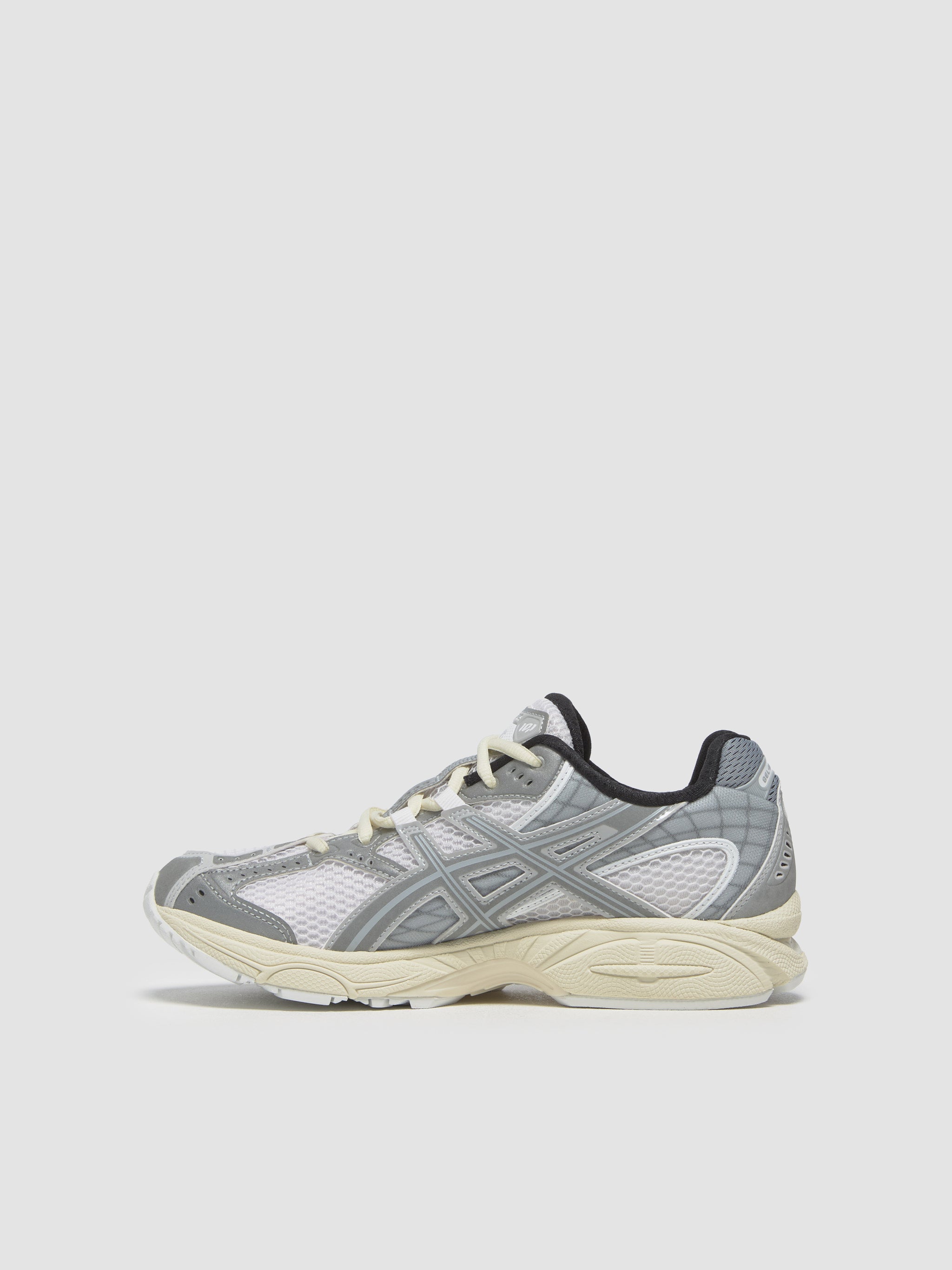 ASICS - x MIN-NANO GEL-NIMBUS 10.1 Sneaker in White & Sheet Rock