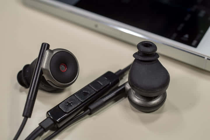 LifeLikeバイノーラルイヤホン 手軽にできる専用機材で不要3Dサウンド