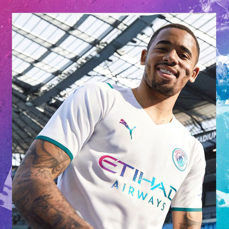 マンチェスター・シティ、21-22新アウェイユニフォーム発表！「水と虹