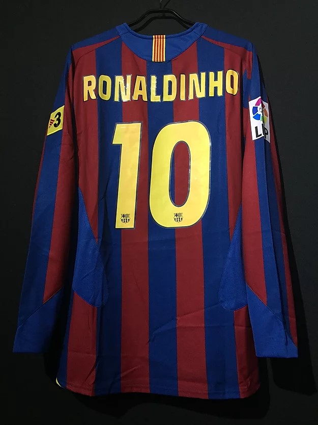 ロナウジーニョ”伝説のクラシコ”が甦る！2005/06バルセロナホーム