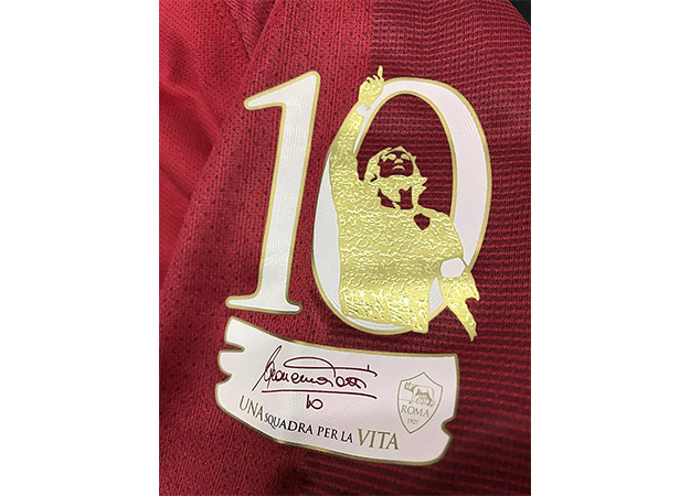 ローマの王子様”フランチェスコ・トッティ氏の引退記念ユニフォーム