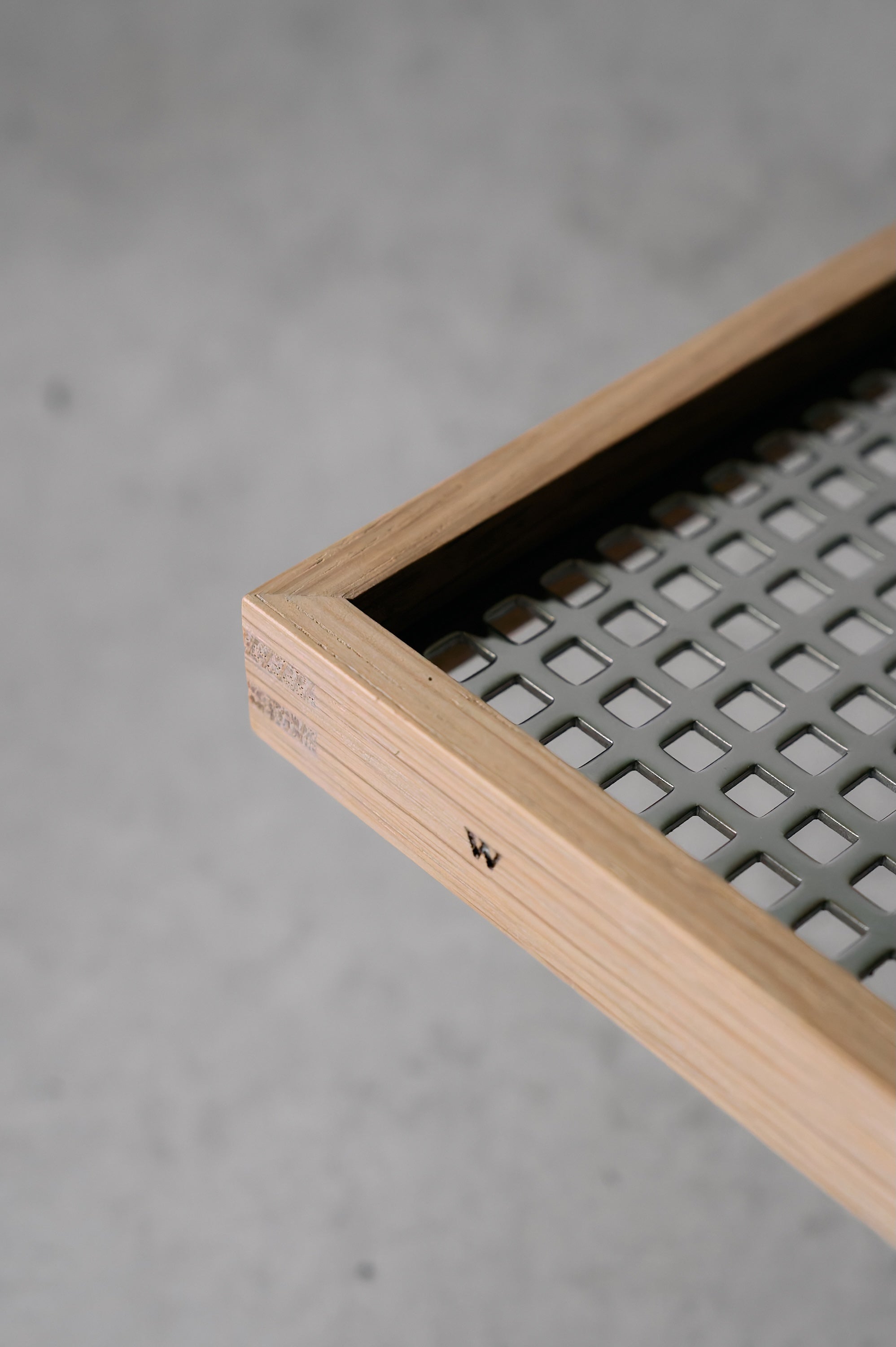 Wanderout / Universal Mesh Tray 01 – wanderout