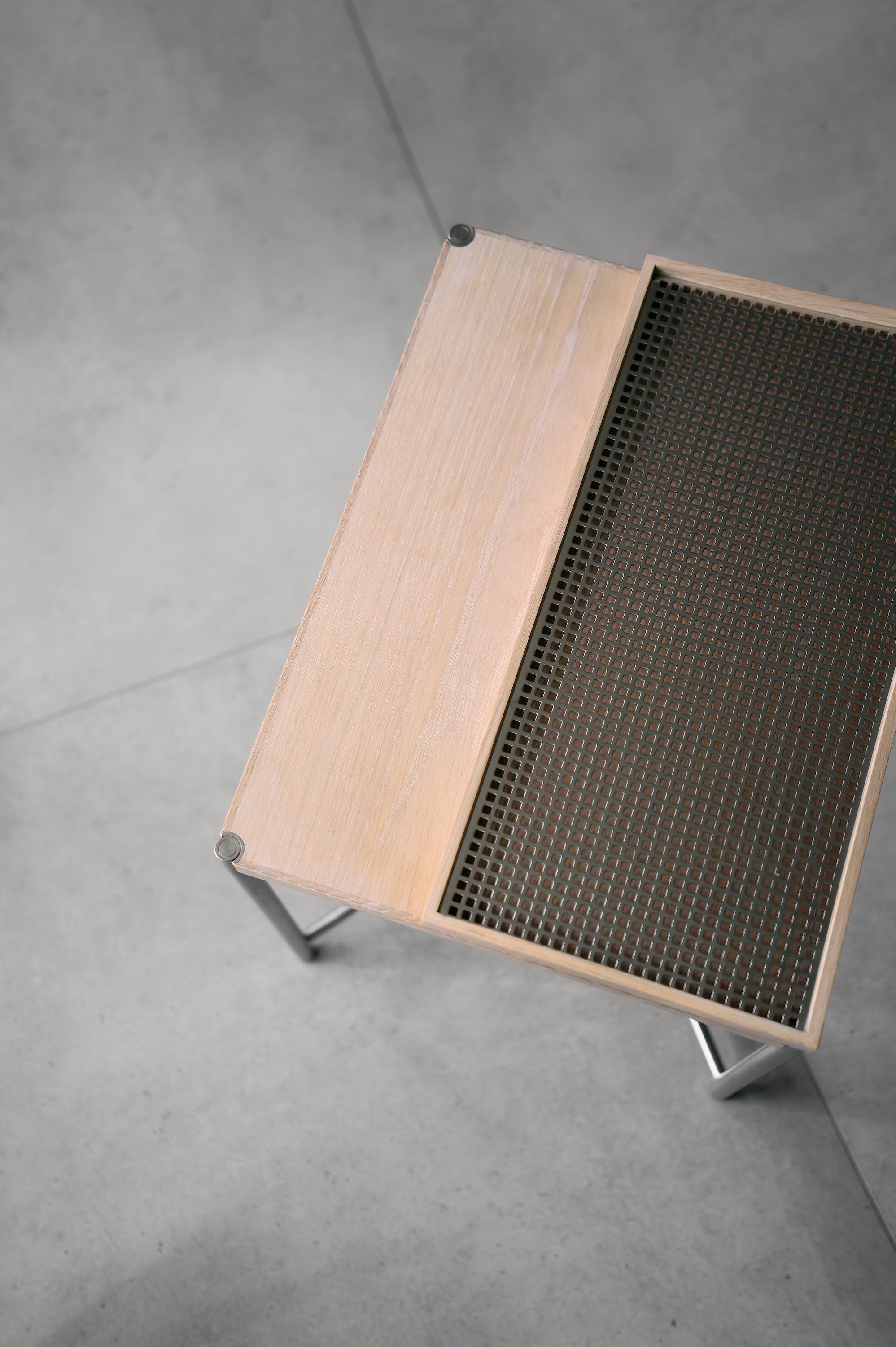 Wanderout / Universal Mesh Tray 00 – wanderout